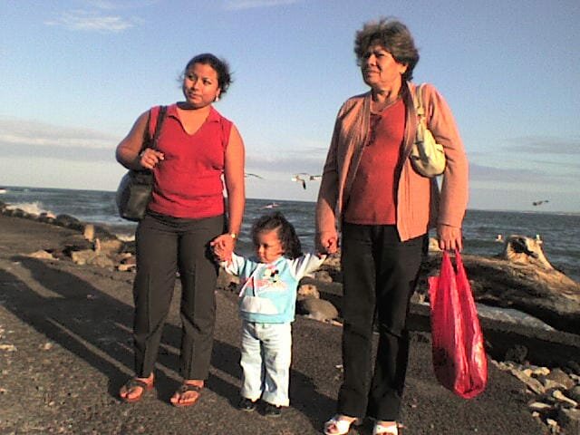 Yo a los 2 años en la playa