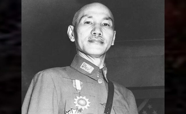 Chiang Kai-shek va a taiwan y es elegido presidente vitalicio