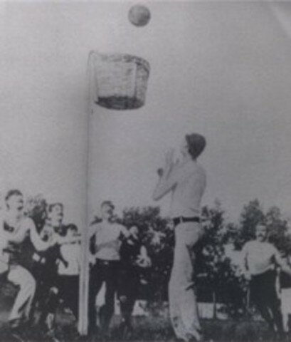 Primer juego oficial