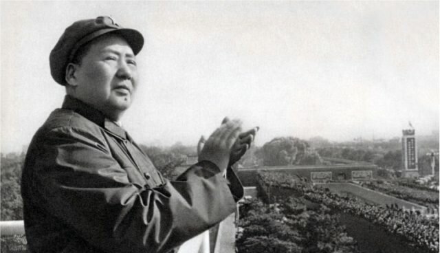 Mao realiza el gran salto adelante