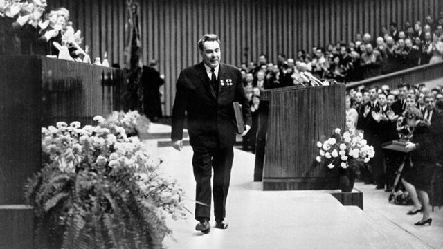 Brezhnev asume el poder en la URSS