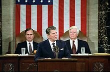 Reagan asume el poder en Estados Unidos y se realiza el movimiento de la guerra de las galovias