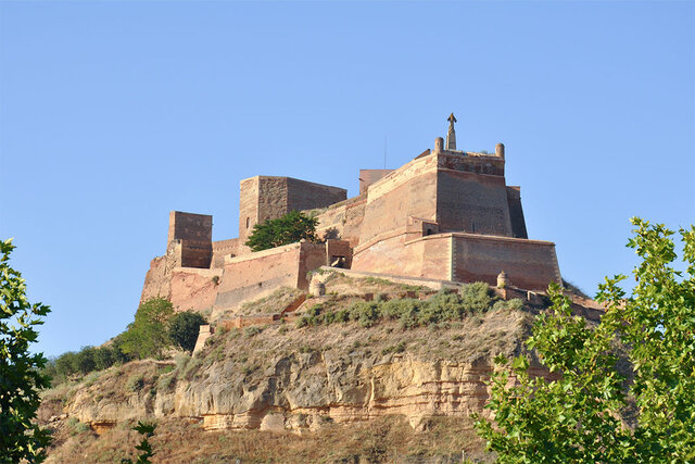 Jaume I passa a ser protegit pels templers al castell de Montsó