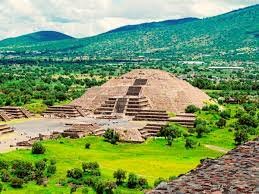 La Pirámide del Sol en  Teotihuacán