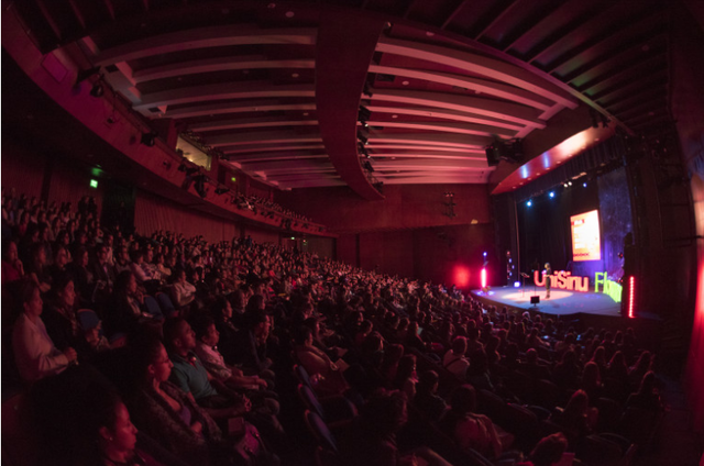 Se realiza el primer encuentro internacional de psicología positiva en Colombia.