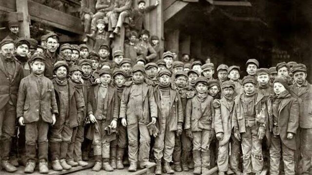 EDUCACIÓN PROLETARIA E INDUSTRIAL