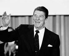 Reagan asume el poder en usa