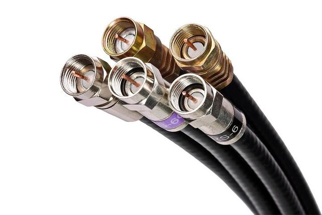 Se inventan los cables coaxiales