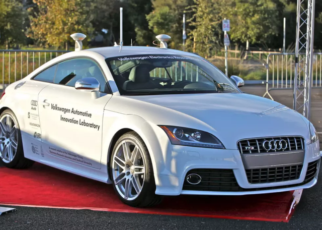 9-Direção autônoma.