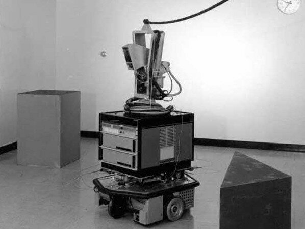 O robô móvel Shakey.