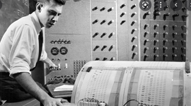 Timeline:  Frank Rosenblatt costrói o perceptron