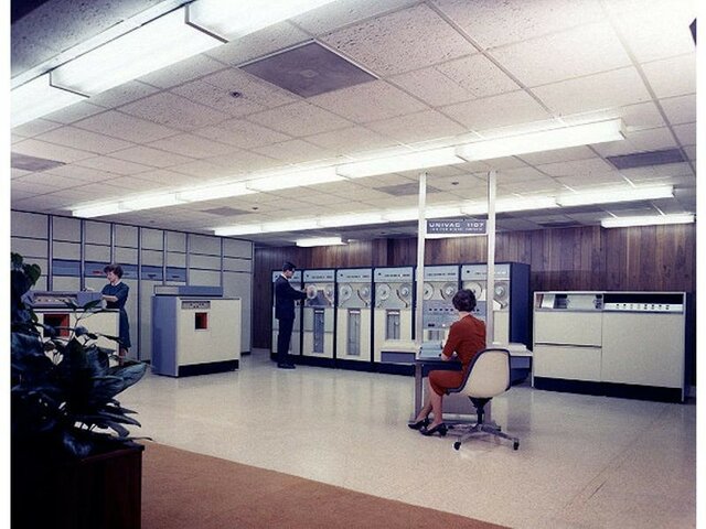 Se lanza la memoria de película delgada al mercado.