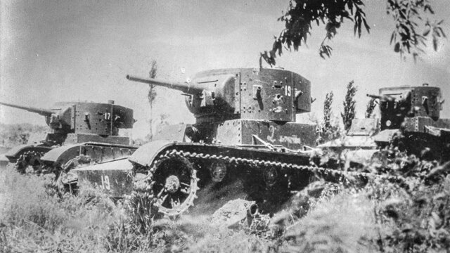 Llegada de tanques de la URSS