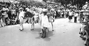 LA FERIA DE LAS FLORFES, INICIATIVA CULTURAL MUNICIPAL. timeline | Tim