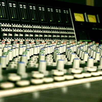 Timeline: Sistemas de Sonido Cinematográfico a lo Largo de su Historia