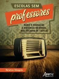 Ensino por emissoras de rádio.