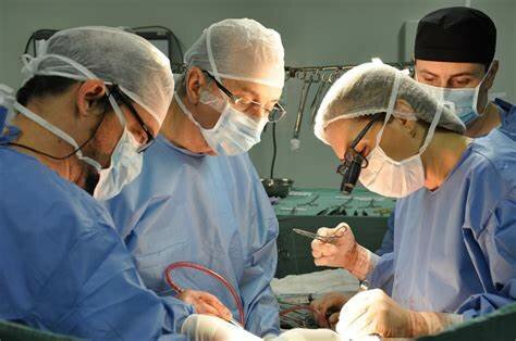 Primera Cirugía de Trasplante en Seres Humanos