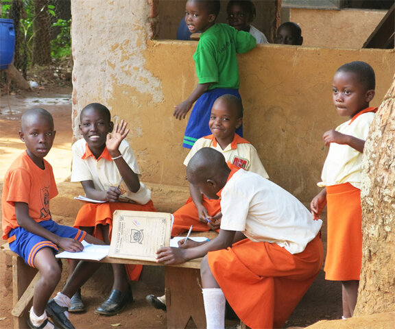 Mediante la educación