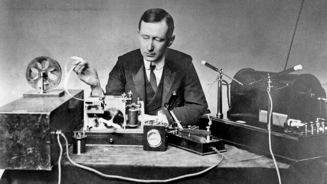 first radio broadcast in america