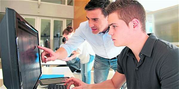 Creación de las primeras carreras en Computación