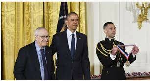 Albert Bandura - 1925 Aprendizaje por observación