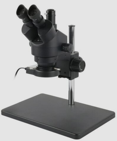 Microscopio trinocular