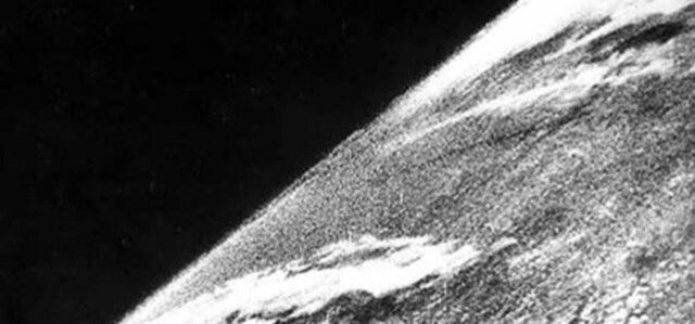 LA PRIMA FOTO DELLA TERRA DALLO SPAZIO