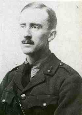 Tolkien leaves for World War I
