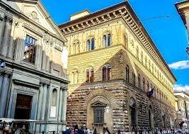 1434 - COSIMO MEDICI FUNDA LA BIBLIOTECA EN FLORENCIA