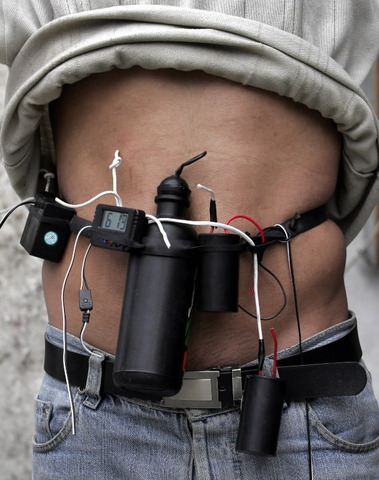 Iraq: a suicide bomber kills four American soldiers and their Iraqi translator near a police checkpoint..