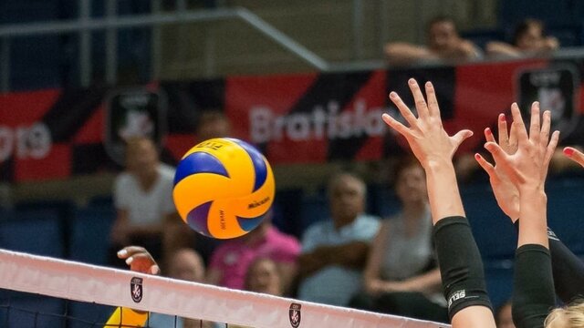 Novedad en altura de cancha y cantidad de jugadores