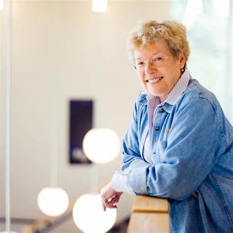 Sandra Faber (1944 -)