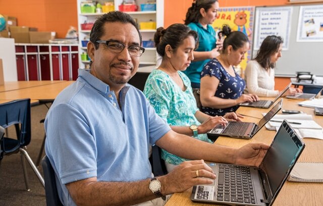 Educación en línea para adultos