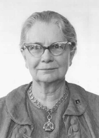 Helen Battles Sawyer Hogg-Priestly (1905 - 1993)