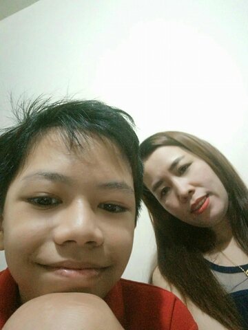 Is it just me or my mom besides me? 🥰