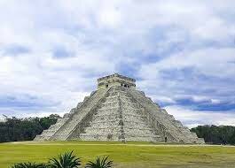 La Compañía Impulsora del Turismo a las Ruinas de Yucatán.