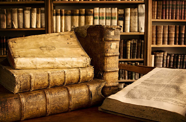 Es publiquen els primers articles de l'Enciclopèdia