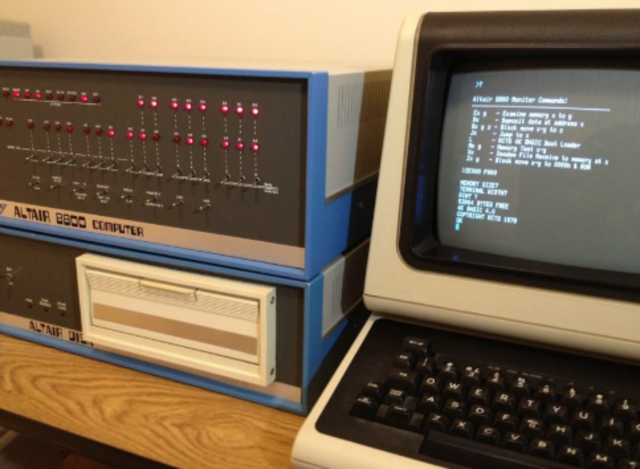 se inventa la microcomputadora