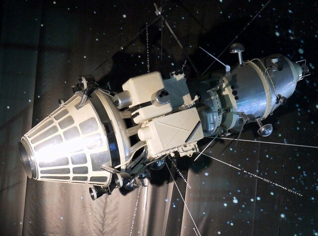 Станция «Луна-10» стала первым искусственным спутником Луны