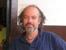 En Colombia el autor Sáenz