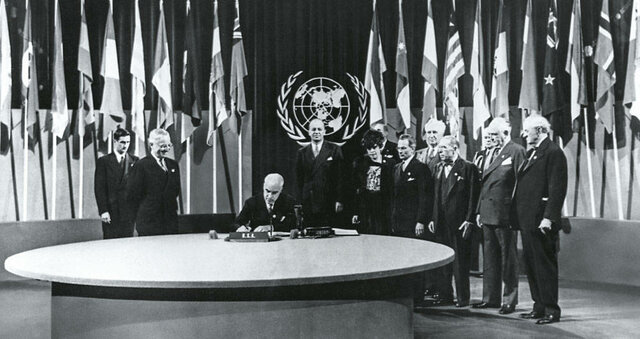 Se establece  Las Naciones Unidas