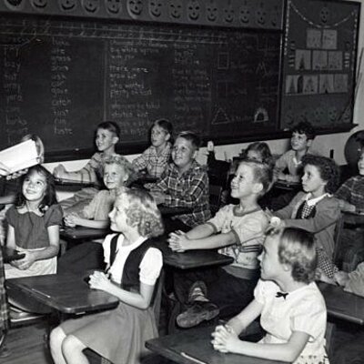 Timeline:  Concepciones históricas de la educación en el ámbito internacional y nacional