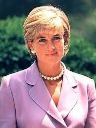 Diana of Wales dies