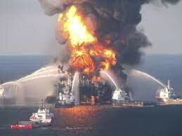 ESPIES RUSOS DESTRUEIXEN PETROLI AMERICÀ (Polític)