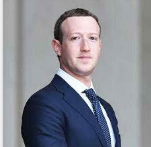 Mark Elliot Zuckerberg (1984 )