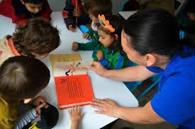 La infancia que ha sido materia de amplios estudios de tipo pedagógico y sobre todo psicológico