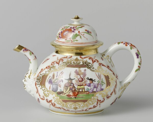 Teapots in 1720