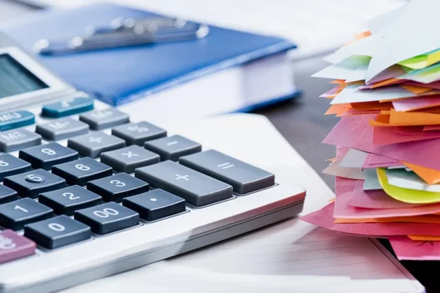 Cambios constitucionales son adoptados incluyendo el aumento de los Administradores