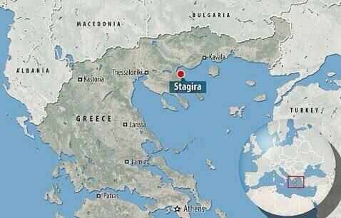 Va néixer a la ciutat d'estagira al nord d'Atenes, era considerat del poble bàrbar