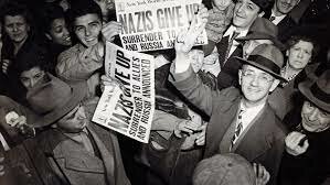 end second World War/ Hiroshima and Nagasaki atomic bombs